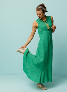 Lång grön ärmlös, elegant klänning i linne. Linneklänning från K&US linnekläder