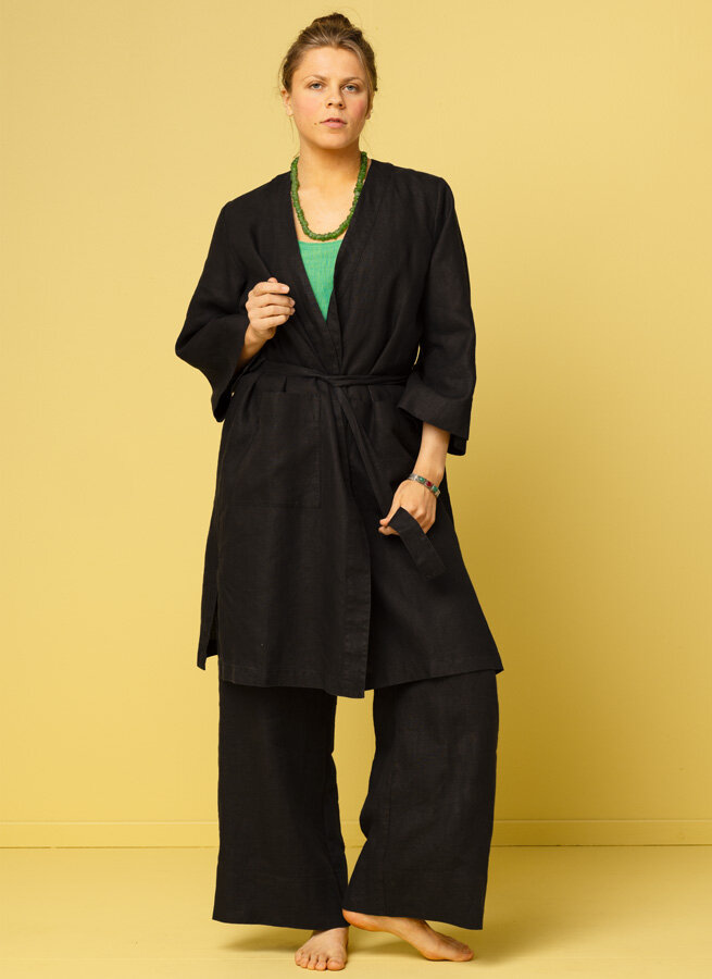 Celeste-kimono--Babar-linnebyxa-svart-3.jpg