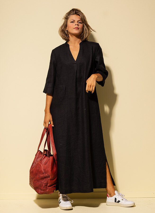 Celinda-svart-kaftan-linne-1.jpg