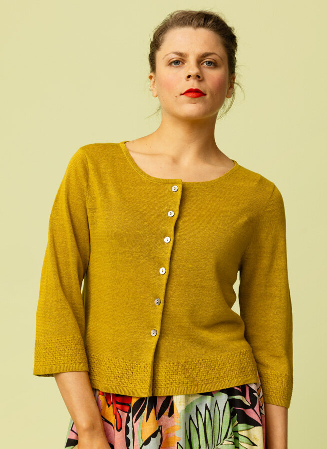 Essie-dijon-lejongul-kort-linnekofta-bolero-1.jpg
