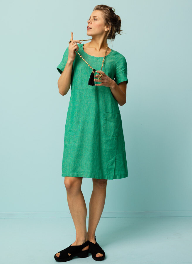 Livia-linneklanning-gron-smaragd-1.jpg