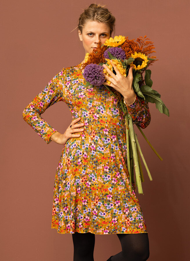 Sekki-trikaklanning--viskos-Sagoblom-orange-blommig-1.jpg