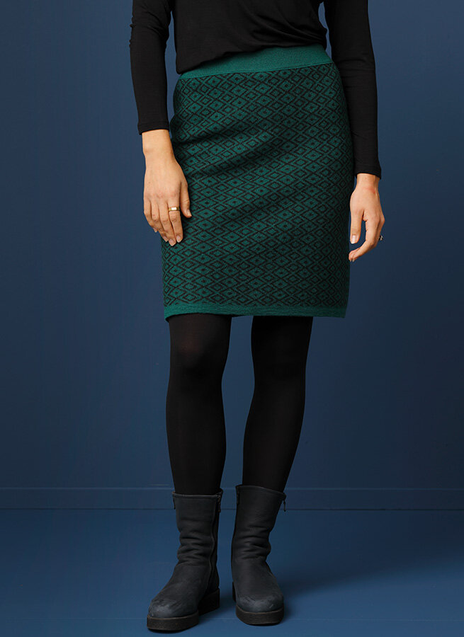 Grön mönstrad kjol kokad ull. Vändbar ullkjol. K&US ullkjolar