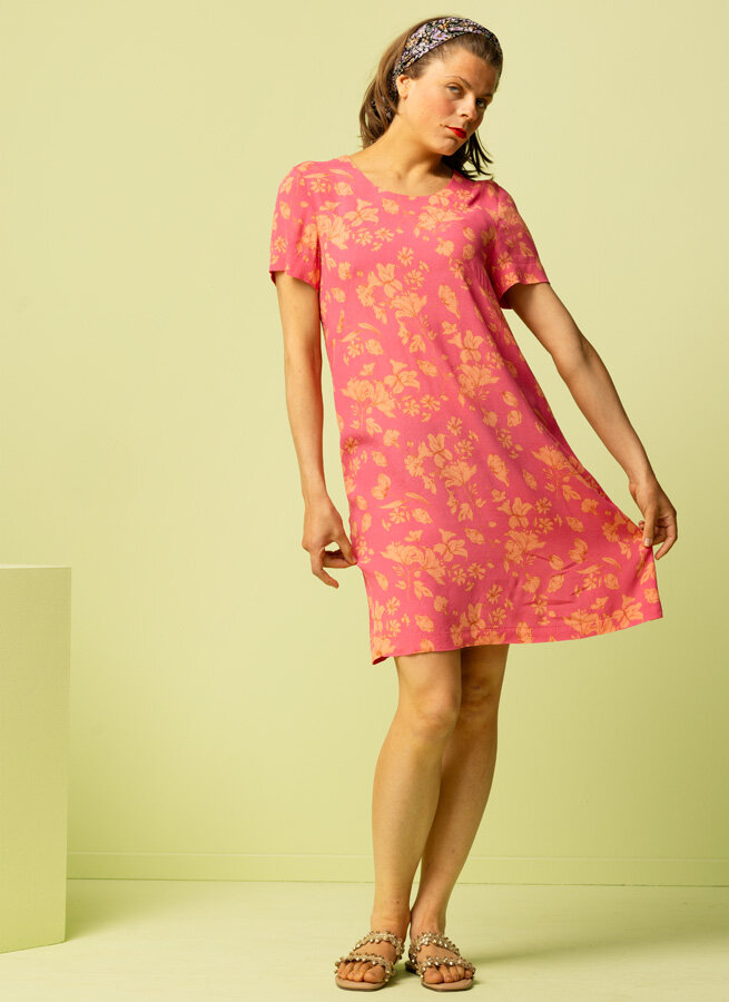Twinny-blommig-klanning-rosa-drom-4.jpg
