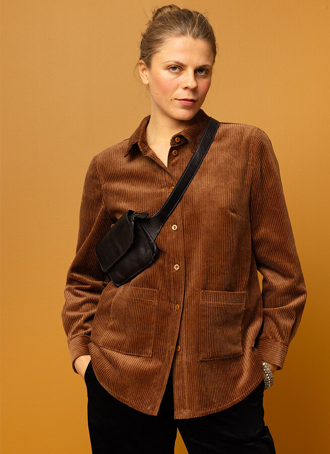 Unn-manchesterskjorta-brun-Bronze-1.jpg