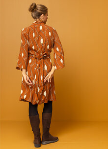 Rostbrun, brun mönstrad klänning. K&US Kandus Stockholm Södermalm Bohemiska damkläder