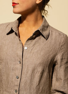 Beige, oliv figursydd skjortklänning. Klänning 50-tals stil. K&US svensk design