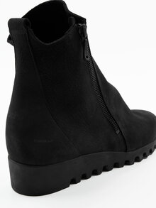 Arche-Lomage-noir-nubuck-boots-5