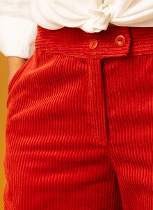 Röd, vid manchesterbyxa dam. Bredspårig byxa manchester. K&US Kandus manchesterbyxor Stockholm