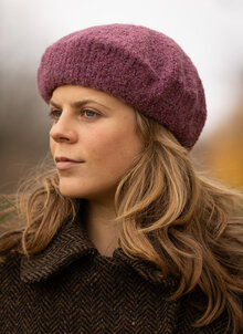 Beret-stickad-basker-ull-ljung-rosa.jpg