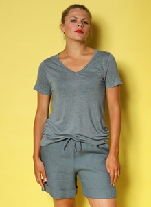 Babben linne t-shirt och Katla linneshorts mussla