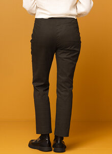 Rutig, smårutig smal byxa i stretch. K&US Kandus Svensk design Stockholm