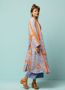 Bobby-kimono-bla-orange-ramverk-4