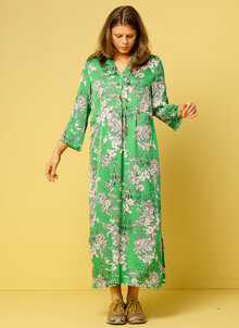 Grön V-ringad lång klänning, kaftan, maxiklänning. K&US Kandus bohemiska damkläder