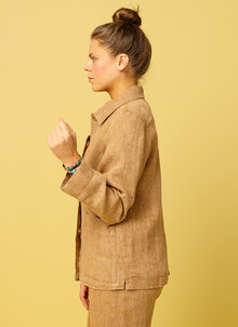 Twillvävd linnejacka, jacka i lin, Twill. Beige, cognac. Workwearjacka K&US linnekläder dam