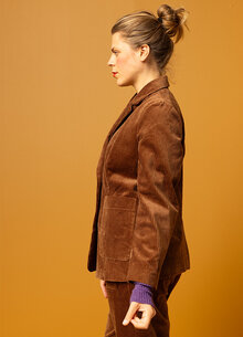 Brun manchesterkavaj, dubbelknäppt kavaj manchester. K&US damkläder Södermalm