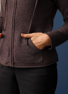 Lila, grå stickad hoody i ull, kofta i jakull. K&US unik, tidlös design