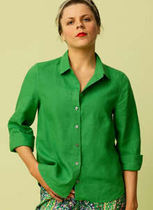 Grön, ärtgrön, gräsgrön klassisk linneskjorta dam. K&US färgstarka kläder i linne