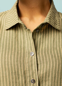 Grön, lime, rutig klassisk linneskjorta dam. K&US kandus linnekläder