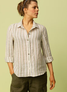Vit randig linneskjorta dam. Tidlös, klassisk skjorta i linne, lin. Kandus hållbar design