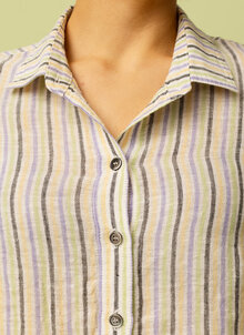 Vit randig linneskjorta dam. Tidlös, klassisk skjorta i linne, lin. Kandus hållbar design