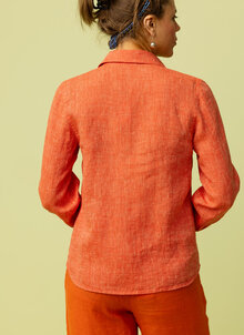 Orange färgstark linneskjorta dam. Klassisk skjorta i linne. Kandus linnekläder stockholm