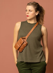 Lea-stickat-linne--slipover-ull.-mossgron-1.jpg