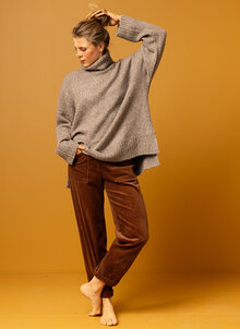Mallan-polotroja-ull-gra--beige-Base-camp-1