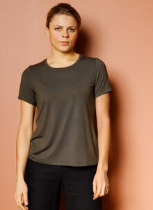 Nina-t-shirt-gron.jpg