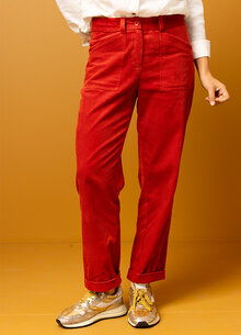 Röd bredspårig manchesterbyxa dam. byxa manchester stora fickor fram. K&US Kandus damkläder Södermalm