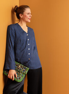Savanna-V-ringad-blus-bla-monstrad-4