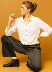 Grön sammetsbyxa, byxa dam sammet. K&US bohemiska damkläder Södermalm