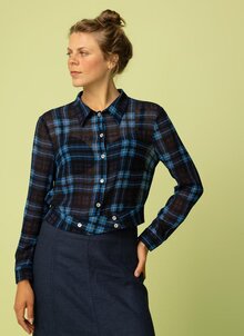 Blå rutig kort blus, skjorta i viskos. Unik Svensk design K&US kandus linnekläder