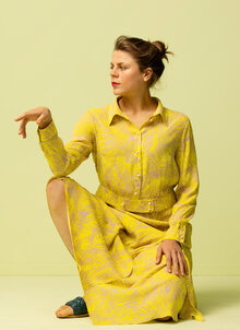 Tanja-kort-gul-blus--Tora-lang-gul-kjol-6.jpg