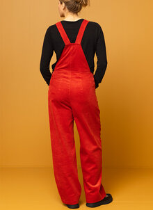 Röd snickarbyxa manchester dam. Byxa bredspårig manchester. Vid, skön, tuff. K&US Kandus damkläder Stockholm